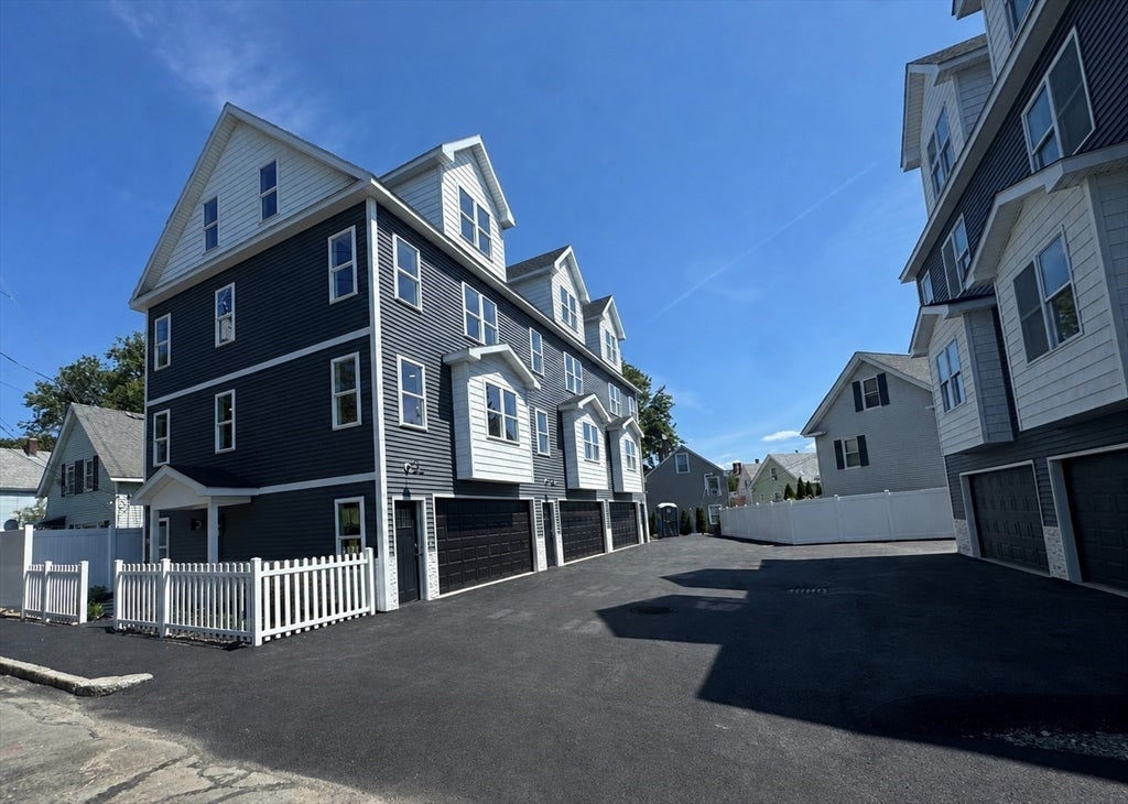 562 Gorham Street 05