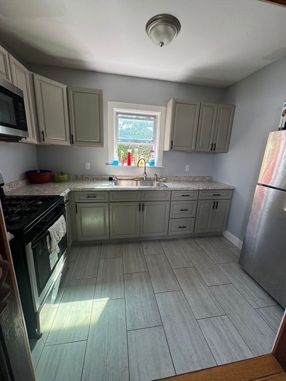 129 Marchant St 2 - Photo 3