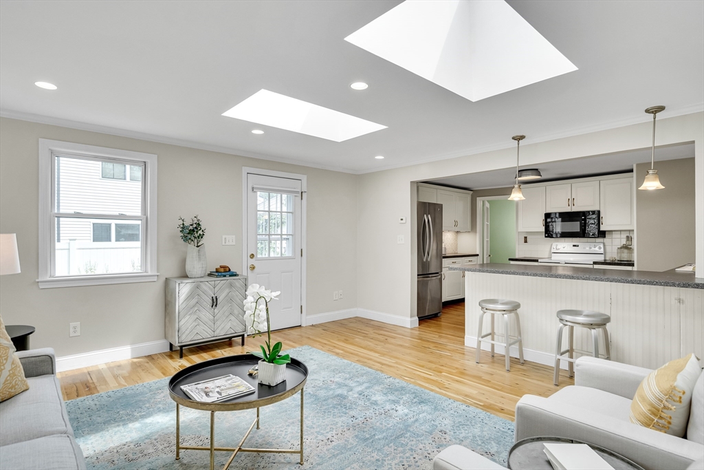 7 Oakridge Ave