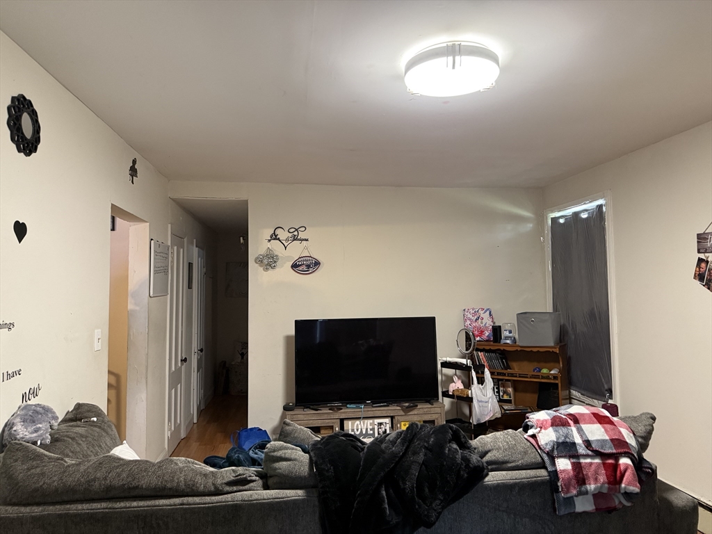 91 Woodland Ave 1