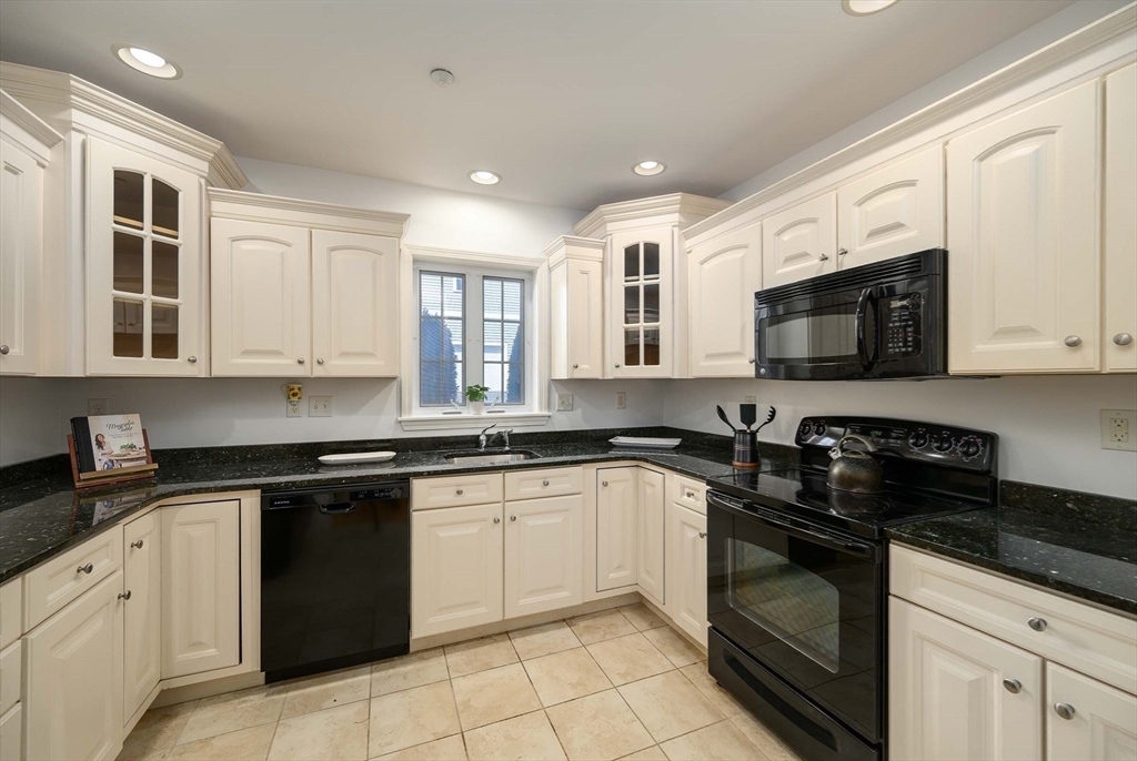 2101 Briarwood Village 2101