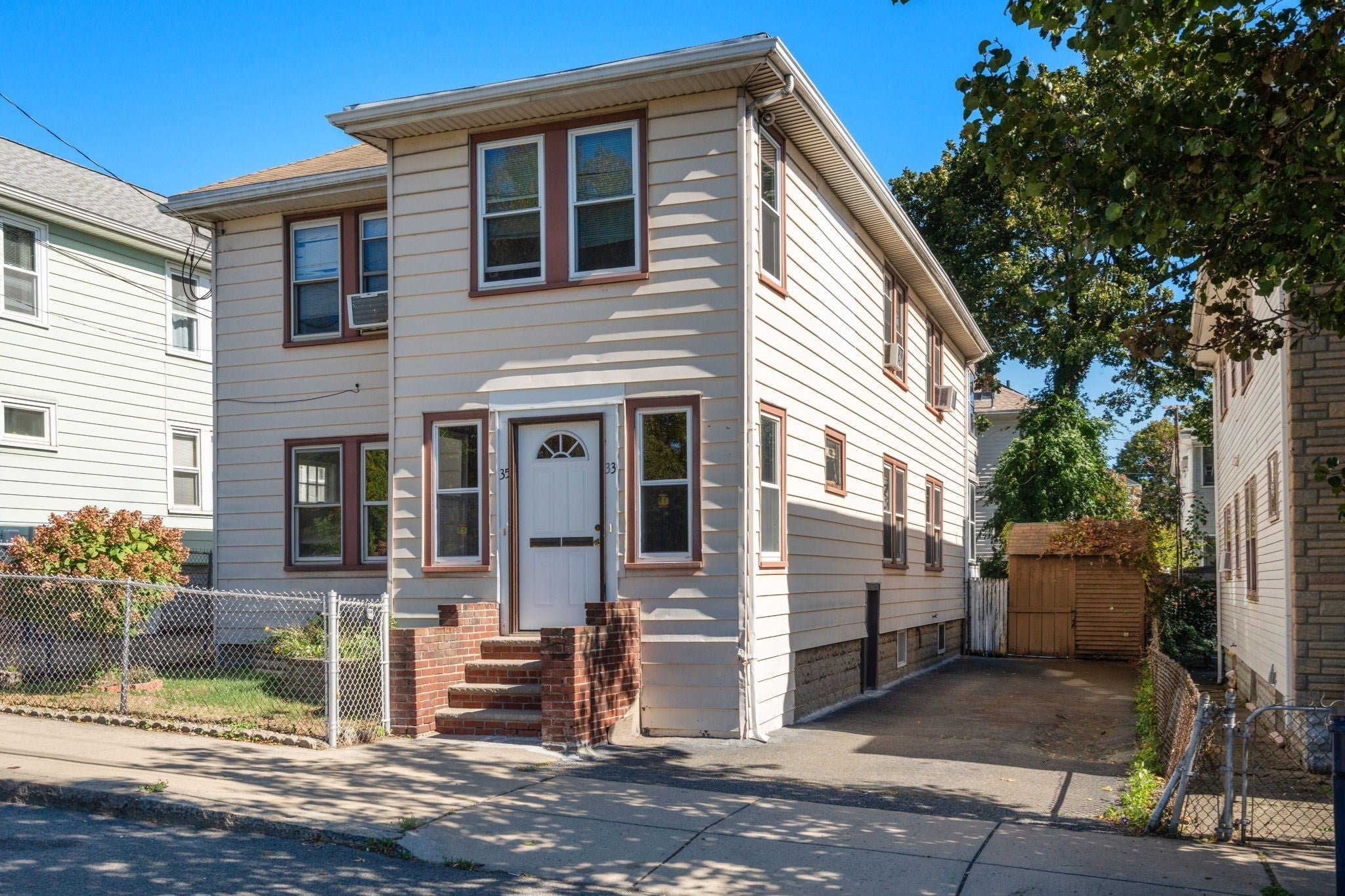 33 Luke Rd