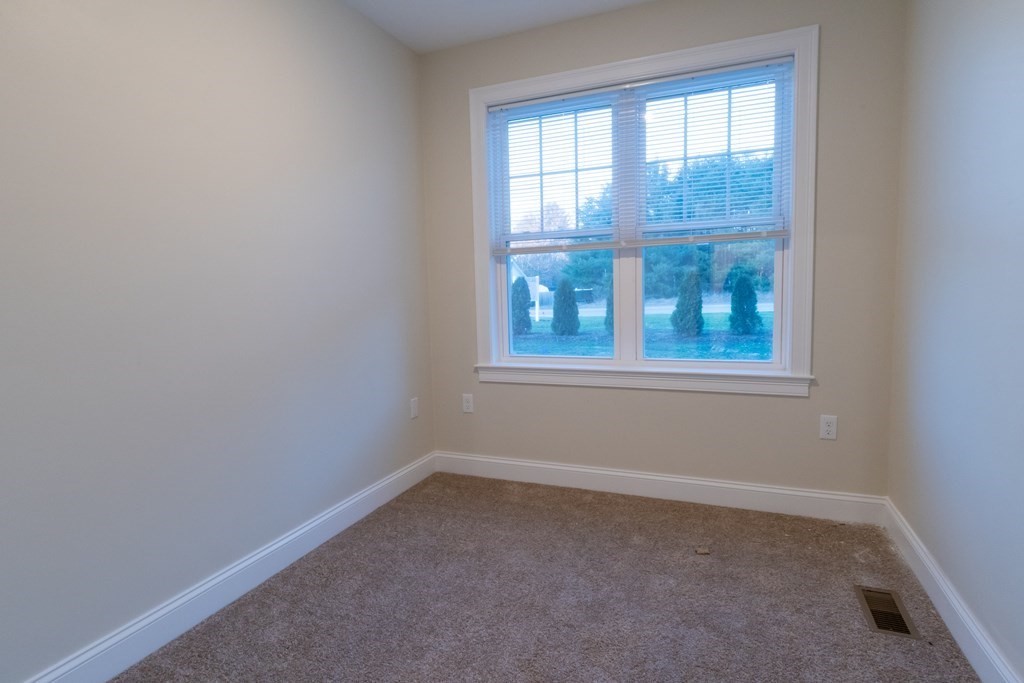 Medfield, Massachusetts 02052, United States, 1 Bedroom Bedrooms, ,1 BathroomBathrooms,Residential,Contingent,129910