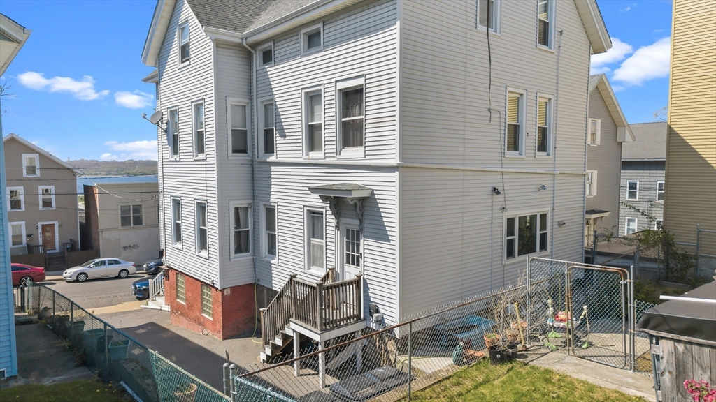 613 Durfee St