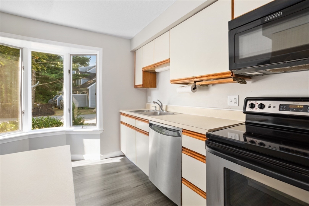 Peabody, Massachusetts 01960, United States, 2 Bedrooms Bedrooms, ,2 BathroomsBathrooms,Residential,Active,191200