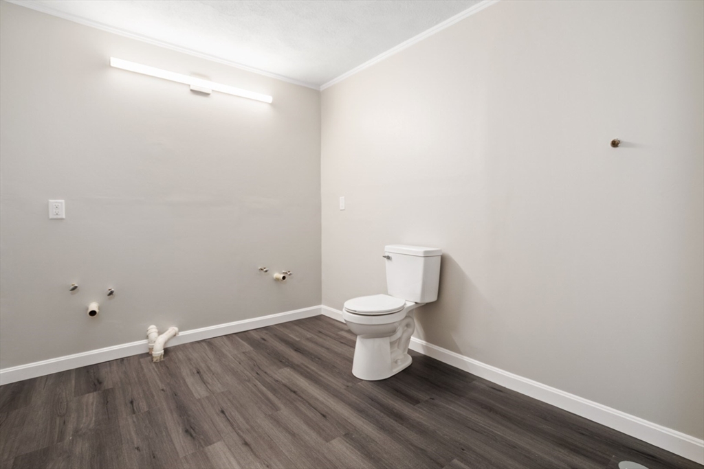 Peabody, Massachusetts 01960, United States, 2 Bedrooms Bedrooms, ,2 BathroomsBathrooms,Residential,Active,191200