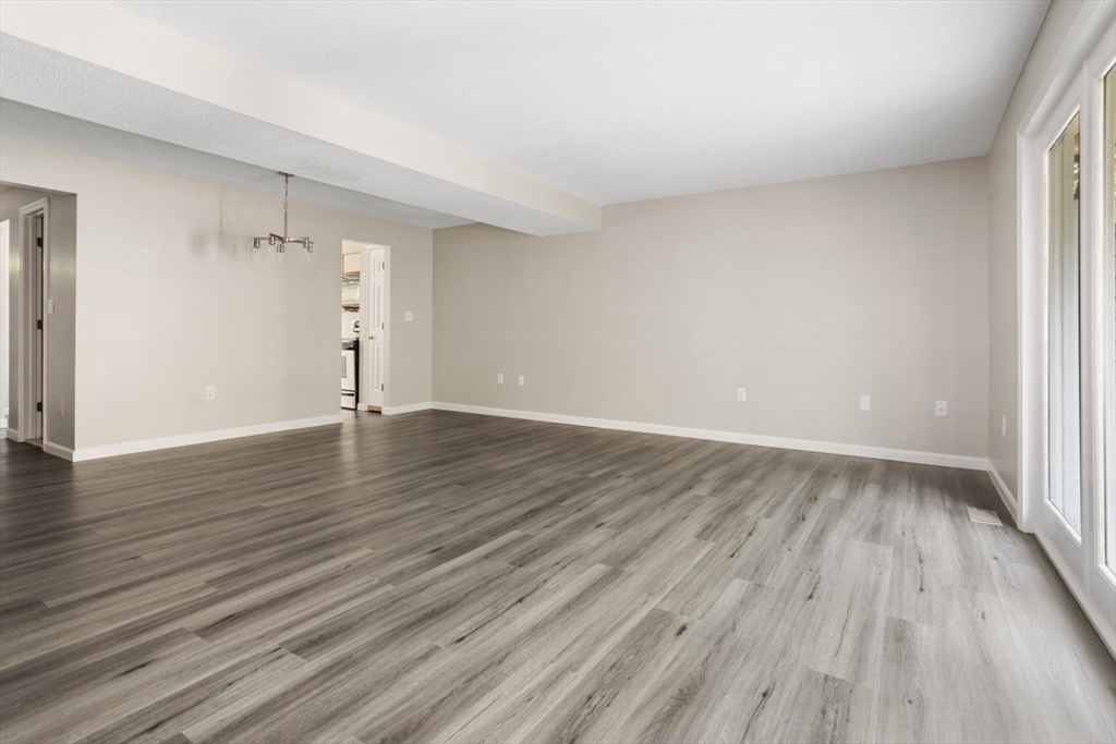 Peabody, Massachusetts 01960, United States, 2 Bedrooms Bedrooms, ,2 BathroomsBathrooms,Residential,Active,191200