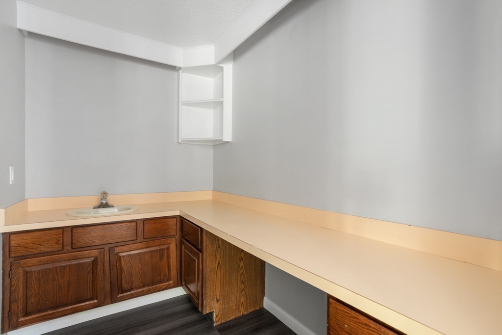 Peabody, Massachusetts 01960, United States, 2 Bedrooms Bedrooms, ,2 BathroomsBathrooms,Residential,Active,191200