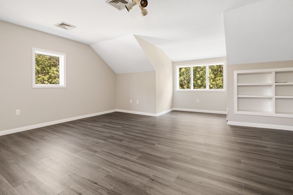 Peabody, Massachusetts 01960, United States, 2 Bedrooms Bedrooms, ,2 BathroomsBathrooms,Residential,Active,191200