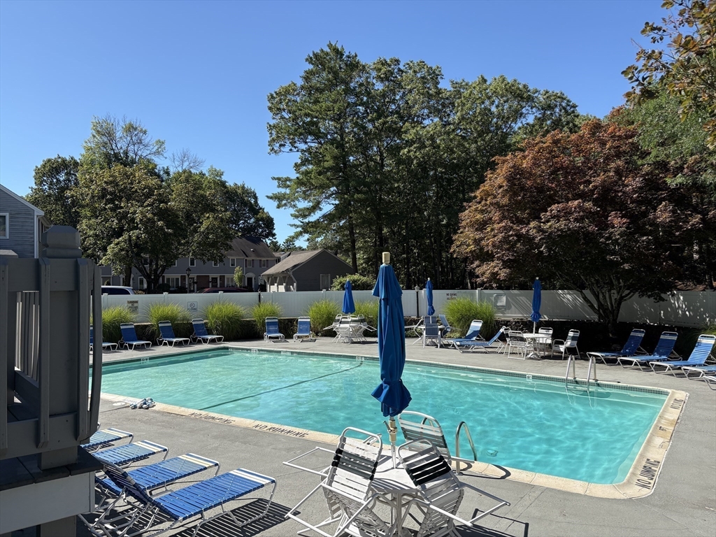 Peabody, Massachusetts 01960, United States, 2 Bedrooms Bedrooms, ,2 BathroomsBathrooms,Residential,Active,191200