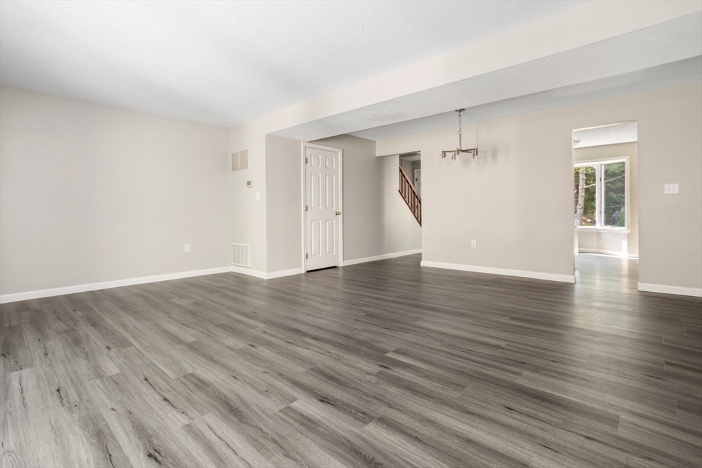 Peabody, Massachusetts 01960, United States, 2 Bedrooms Bedrooms, ,2 BathroomsBathrooms,Residential,Active,191200