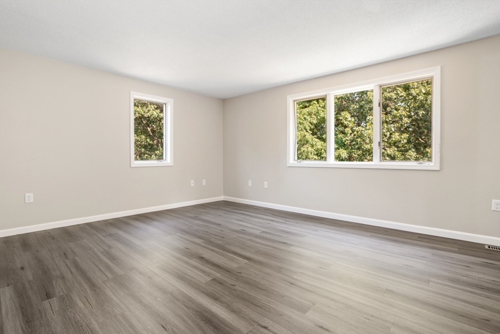 Peabody, Massachusetts 01960, United States, 2 Bedrooms Bedrooms, ,2 BathroomsBathrooms,Residential,Active,191200