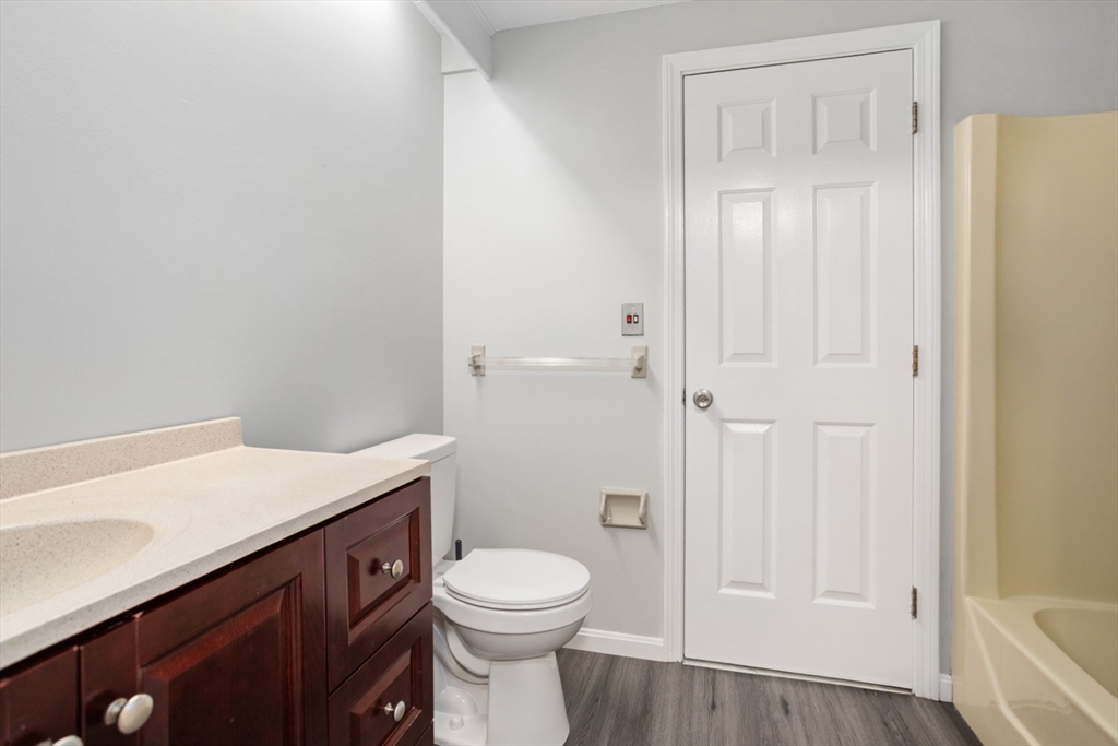 Peabody, Massachusetts 01960, United States, 2 Bedrooms Bedrooms, ,2 BathroomsBathrooms,Residential,Active,191200