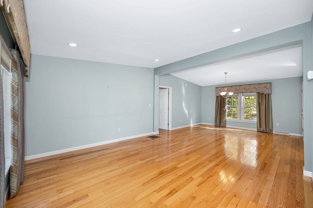 63 Brookstone Dr