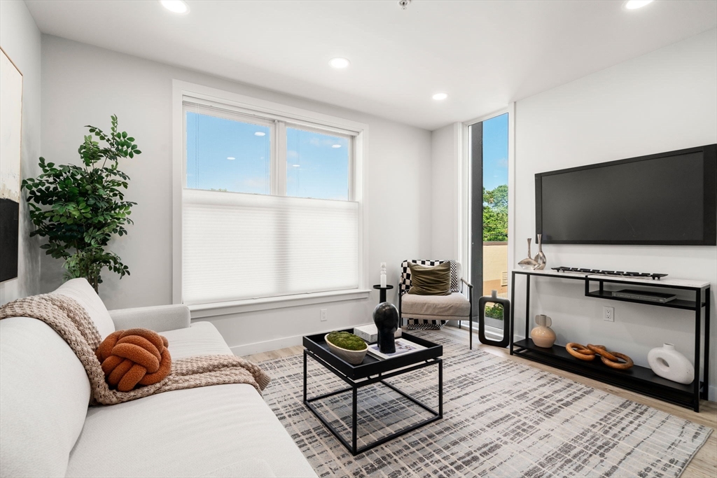 602 Canterbury 1