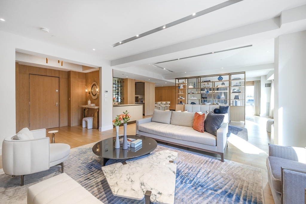 1 Huntington Ave 903