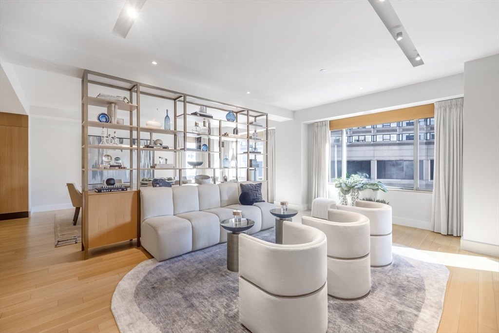 1 Huntington Ave 903