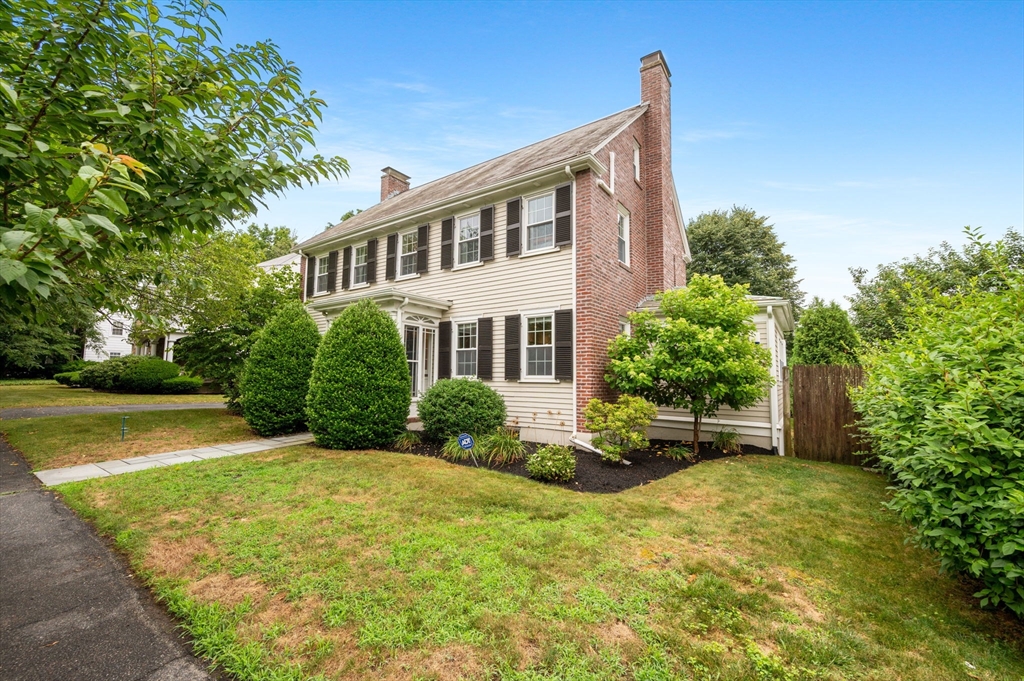11 Standish Rd