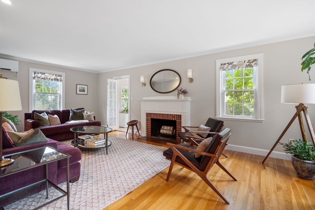 11 Standish Rd