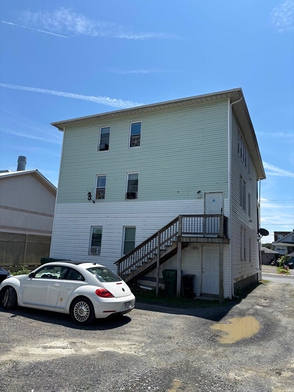 32 Nassau St
