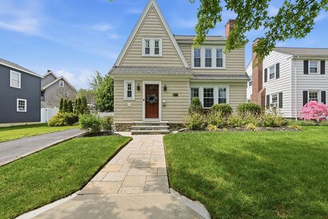 Photo of 16 Bay State Road, Worcester, MA 01606 (MLS # 73522783)