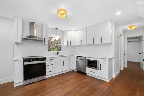 714 Plymouth St Middleboro MA 02346