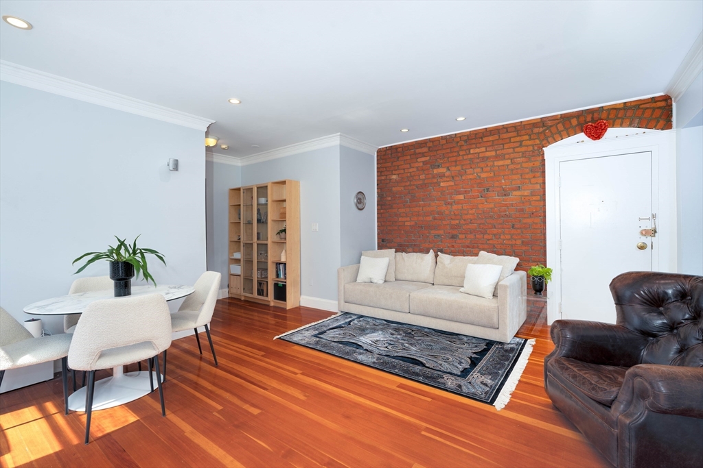 1064 Beacon St 12A