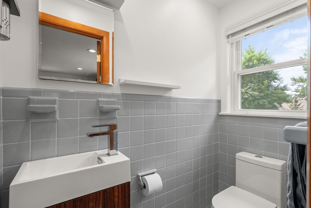 10 Perley Ave, Peabody, MA Photo #12