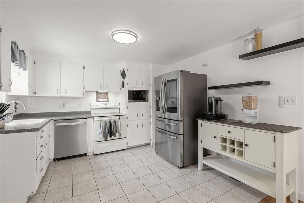 10 Perley Ave, Peabody, MA Photo #3