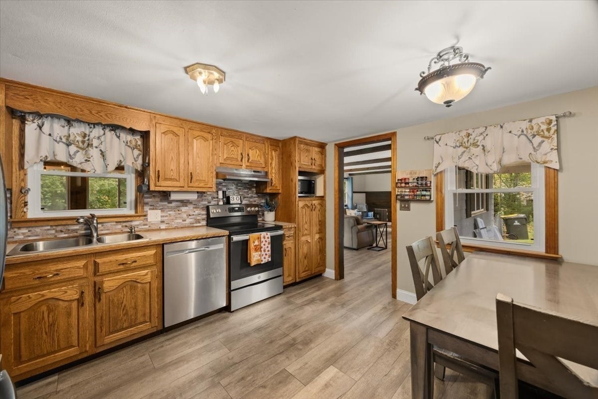211 Cross St, Hanson, MA, 211 Cross St, Hanson, MA Photo #10