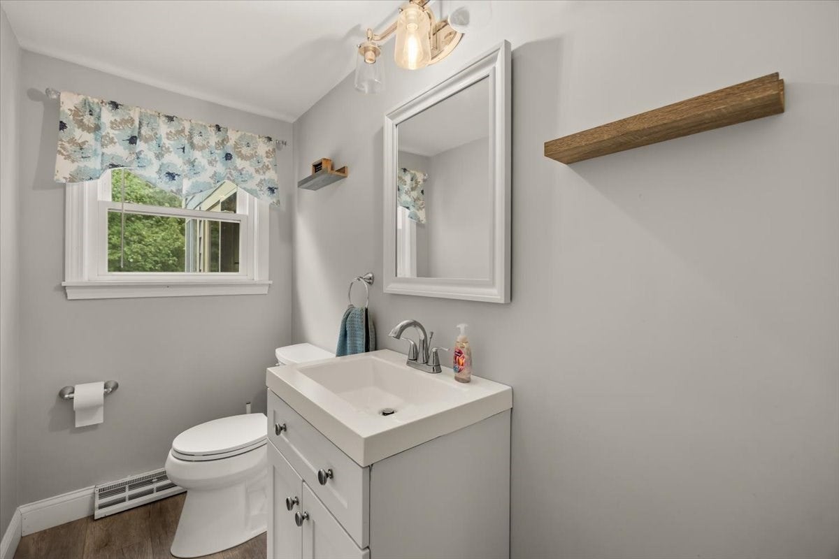 211 Cross St, Hanson, MA, 211 Cross St, Hanson, MA Photo #12