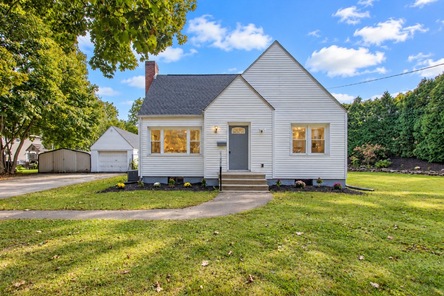 Photo of 176 Meadow St, Westfield, MA