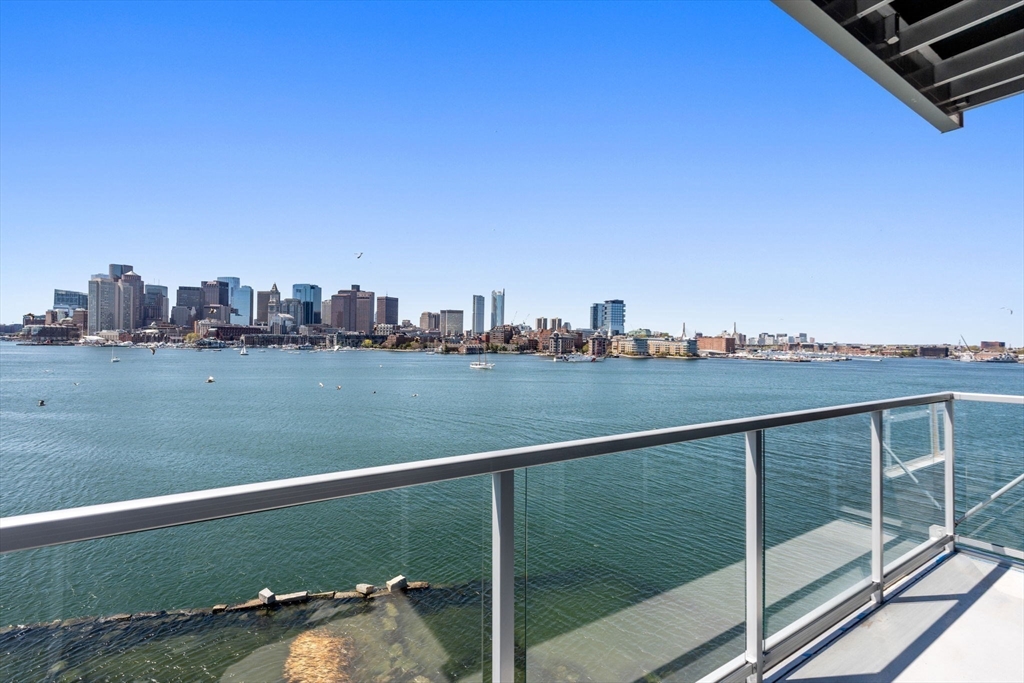 65 Lewis St 506