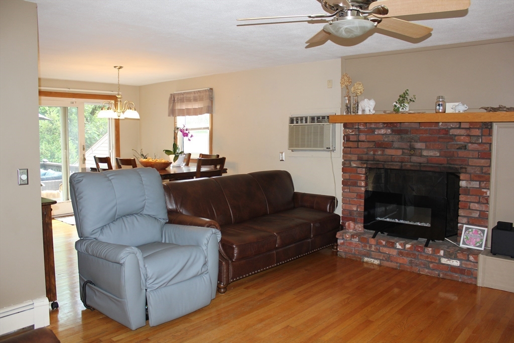 276 Newport Ave