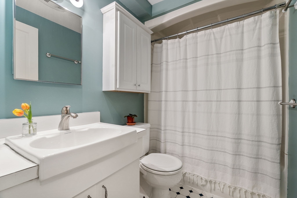14 Gordon St, Boston, MA Photo #17
