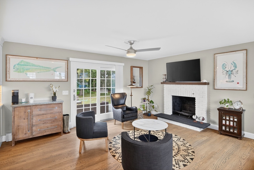 214 Menauhant Rd