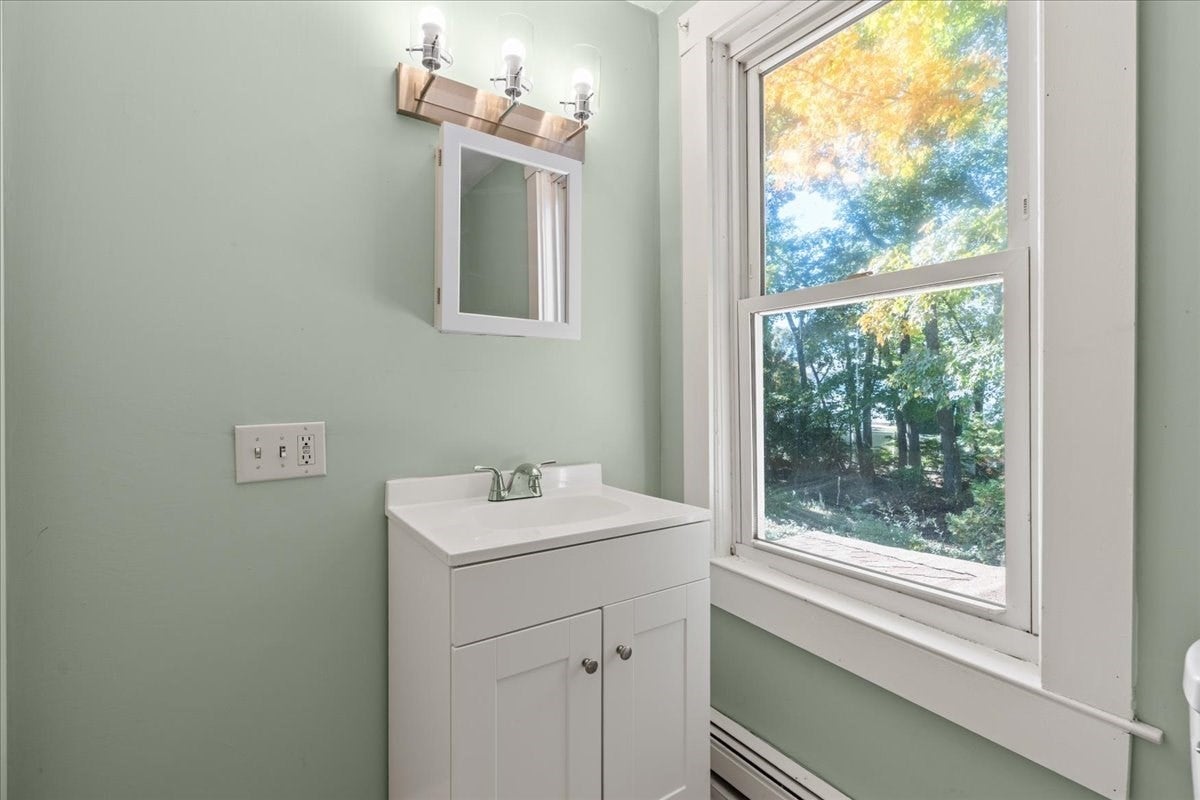 13 Clifford St, Middleboro, MA, 13 Clifford St, Middleboro, MA Photo #24