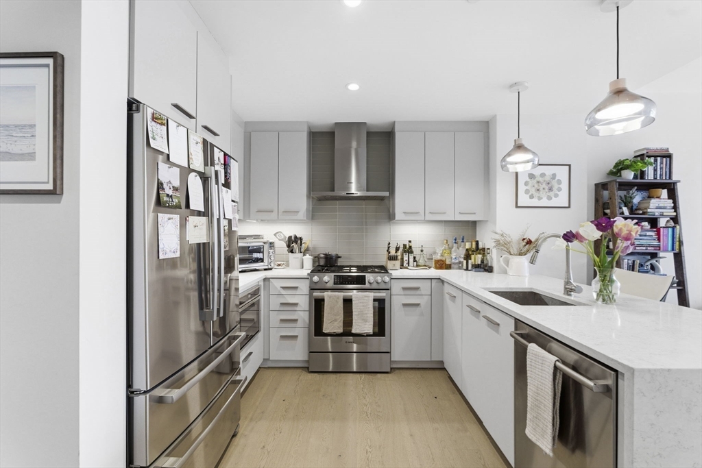 40 Traveler St 410
