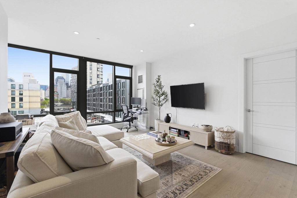 40 Traveler St 410