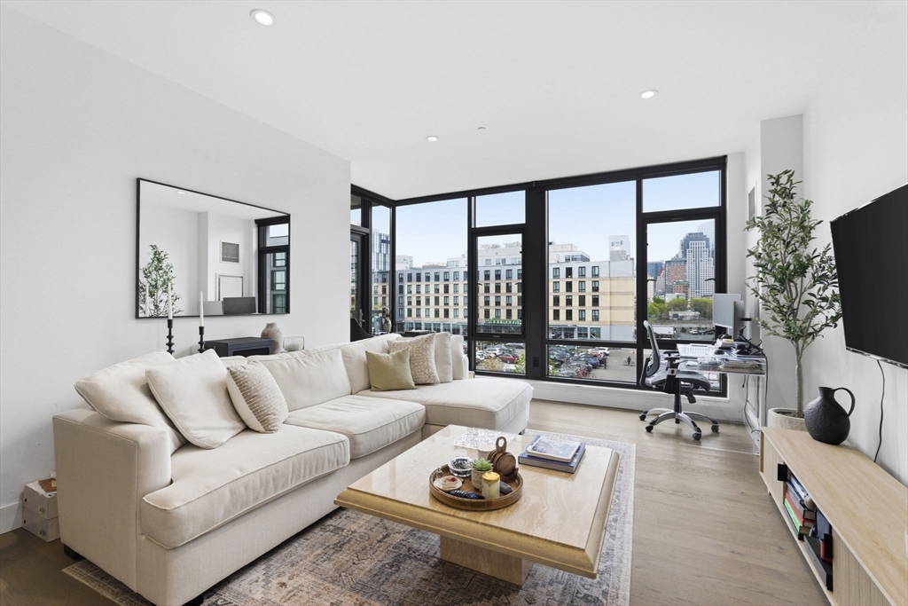 40 Traveler St #410 Floor 4