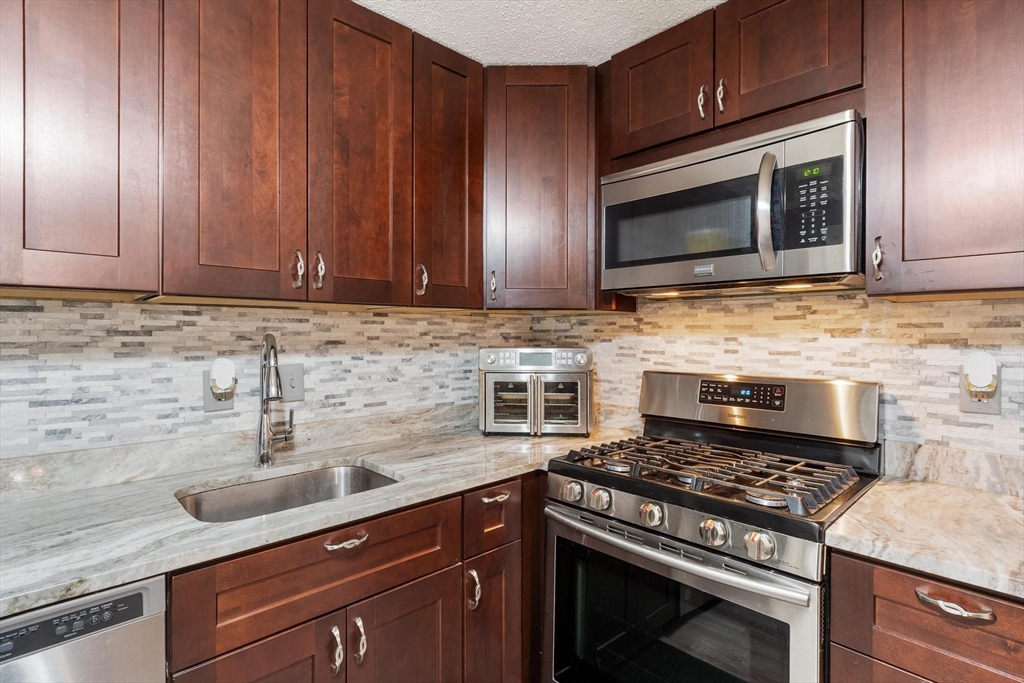 1 Brown Avenue 3-77