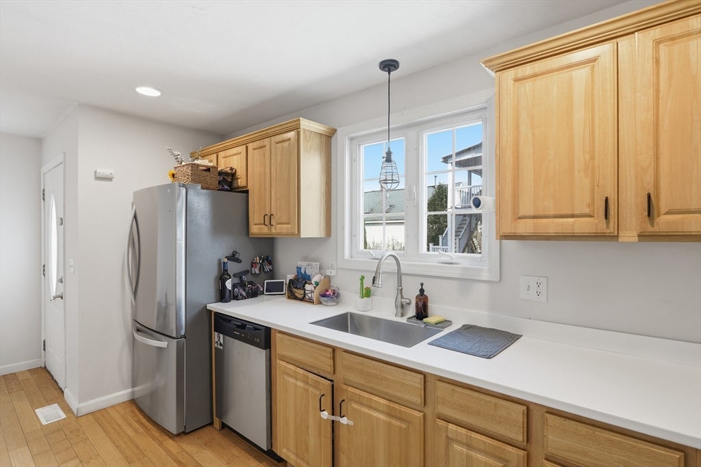 125 Mt Vernon St #D, Lowell, MA, 125 Mt Vernon St #D, Lowell, MA Photo #8
