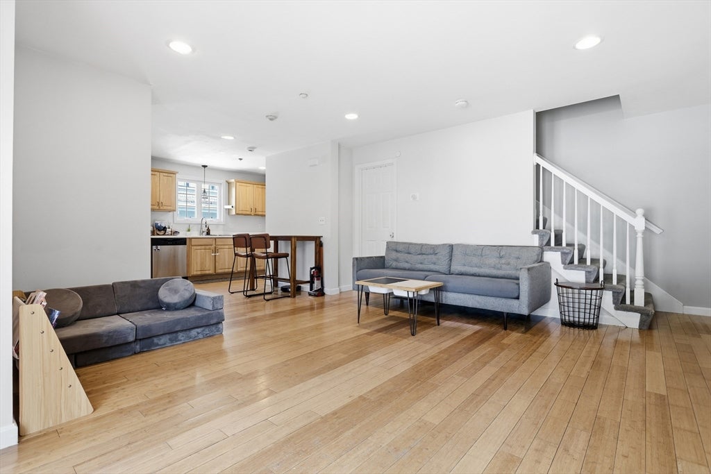 125 Mt Vernon St #D, Lowell, MA, 125 Mt Vernon St #D, Lowell, MA Photo #4
