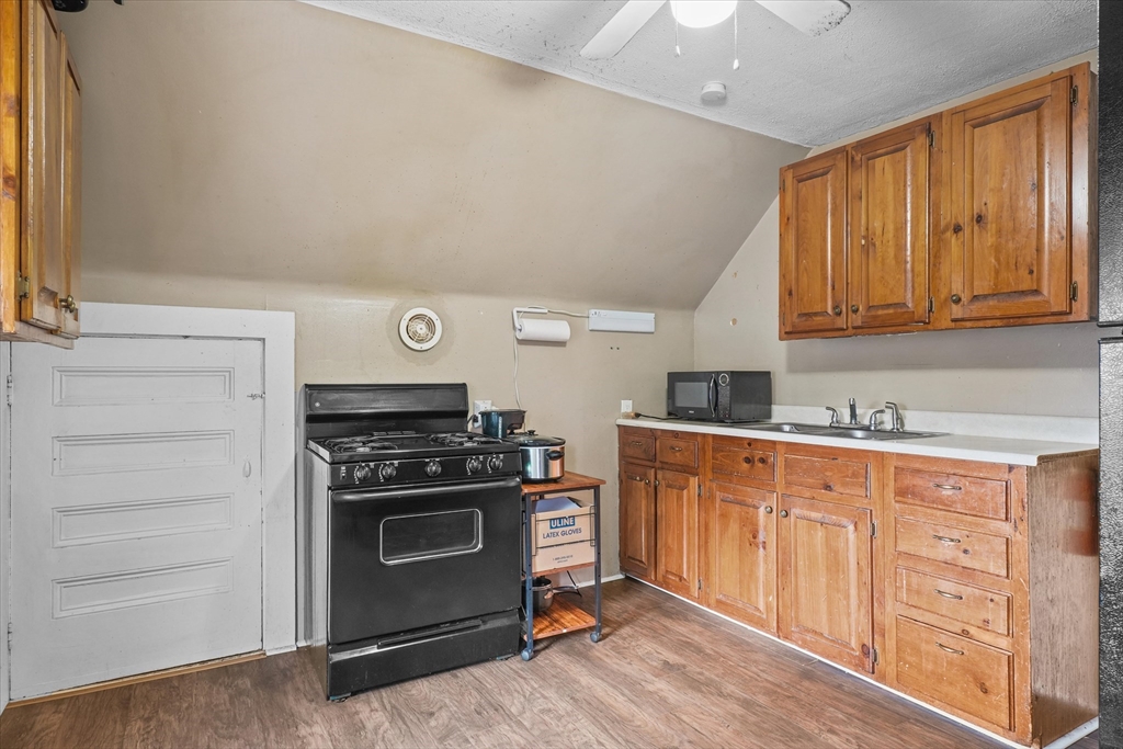 64-66 Howe St