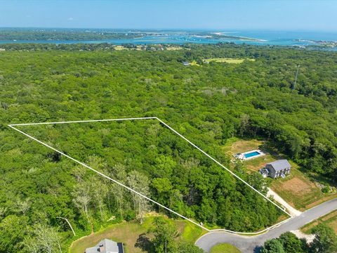 19 Seabury Ln Westport MA 02790