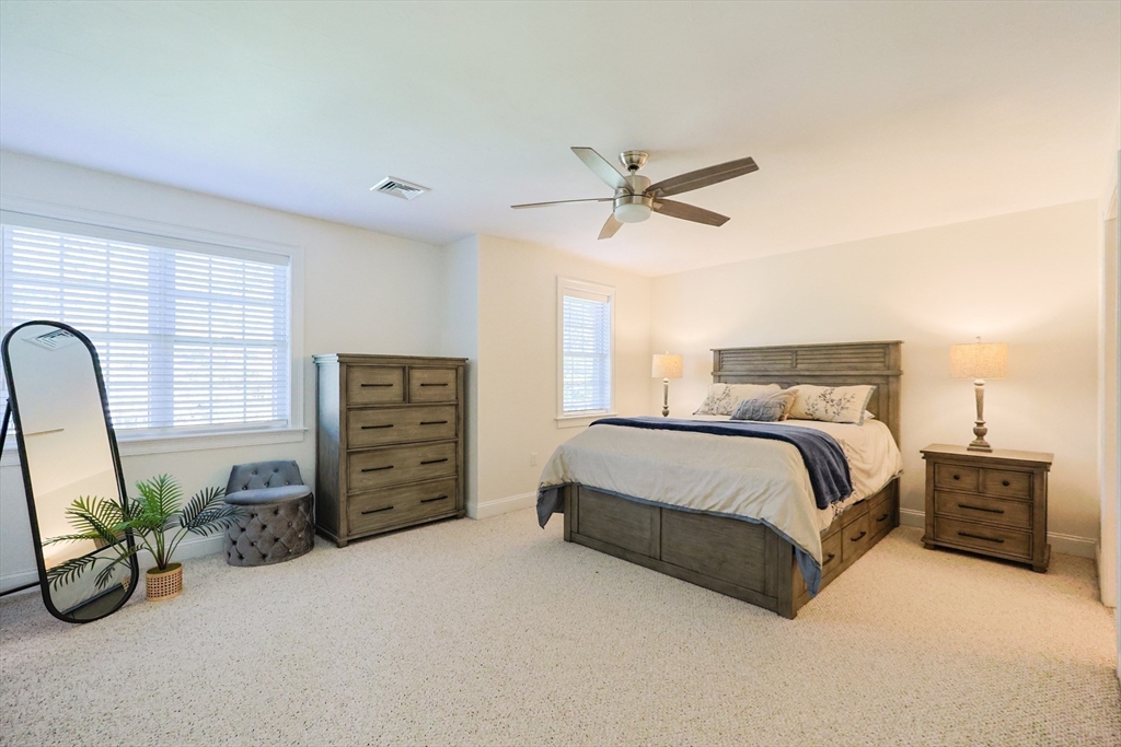 Seekonk, Massachusetts 02771, United States, 3 Bedrooms Bedrooms, ,4 BathroomsBathrooms,Residential,Pending,230861