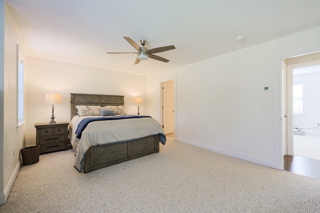 Seekonk, Massachusetts 02771, United States, 3 Bedrooms Bedrooms, ,4 BathroomsBathrooms,Residential,Pending,230861