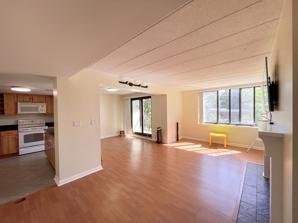 85 Brainerd Rd 414