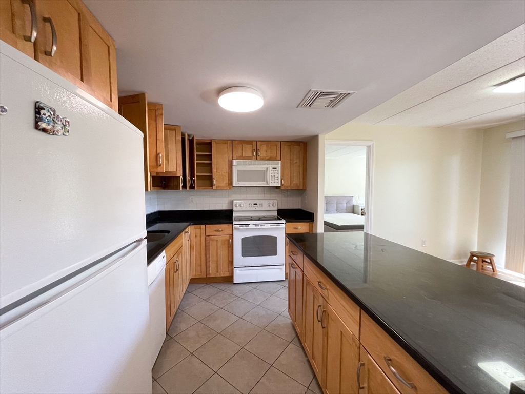 85 Brainerd Rd 414
