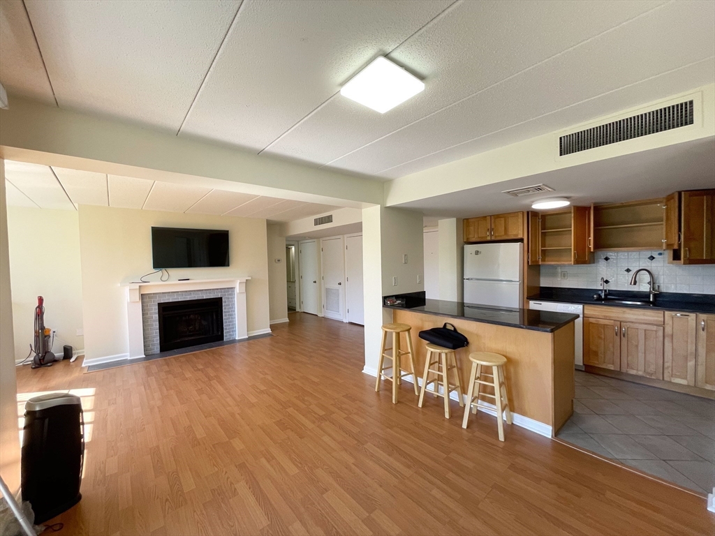85 Brainerd Rd 414